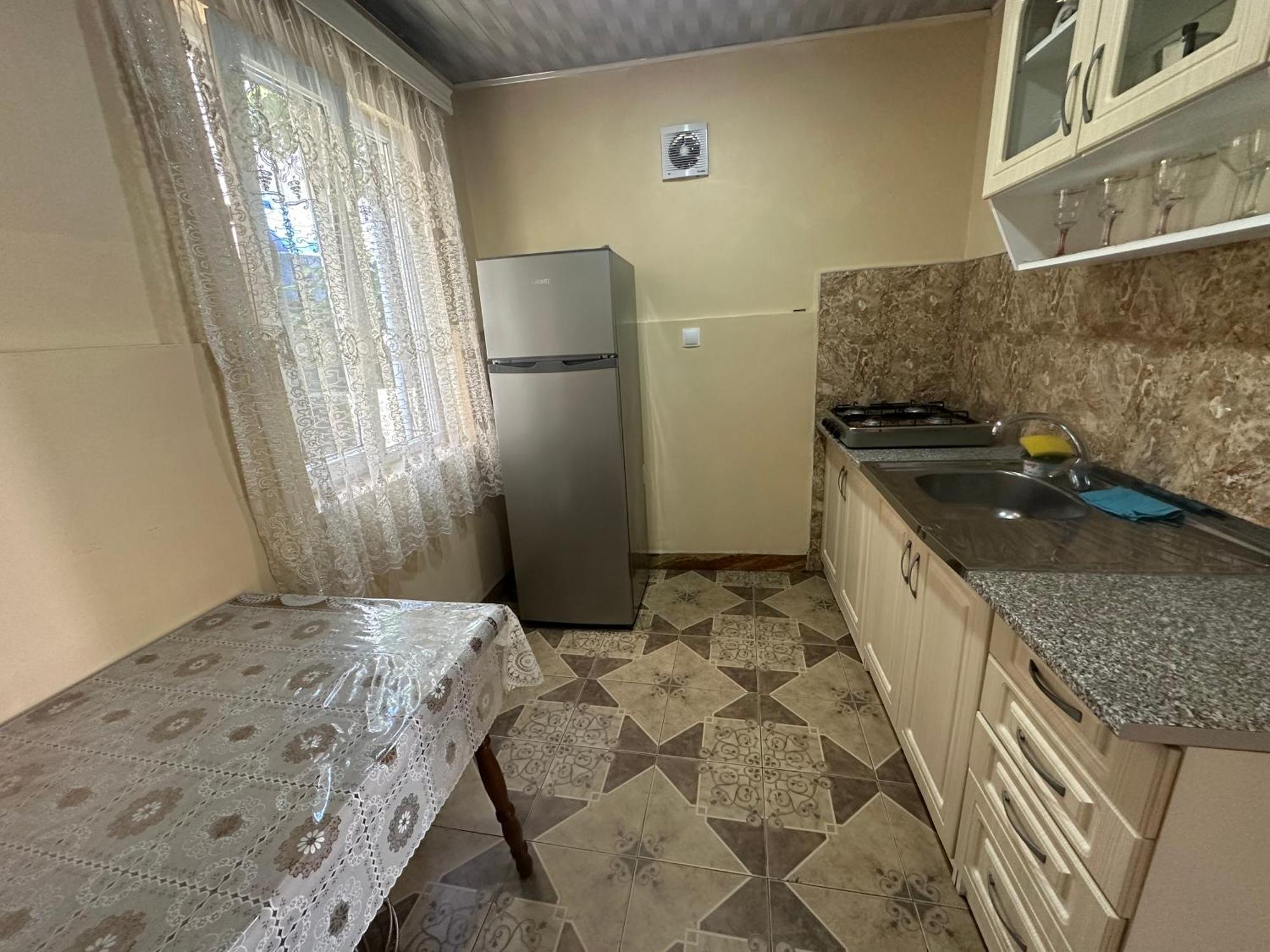 Гостевой дом Linda Батуми Экстерьер фото